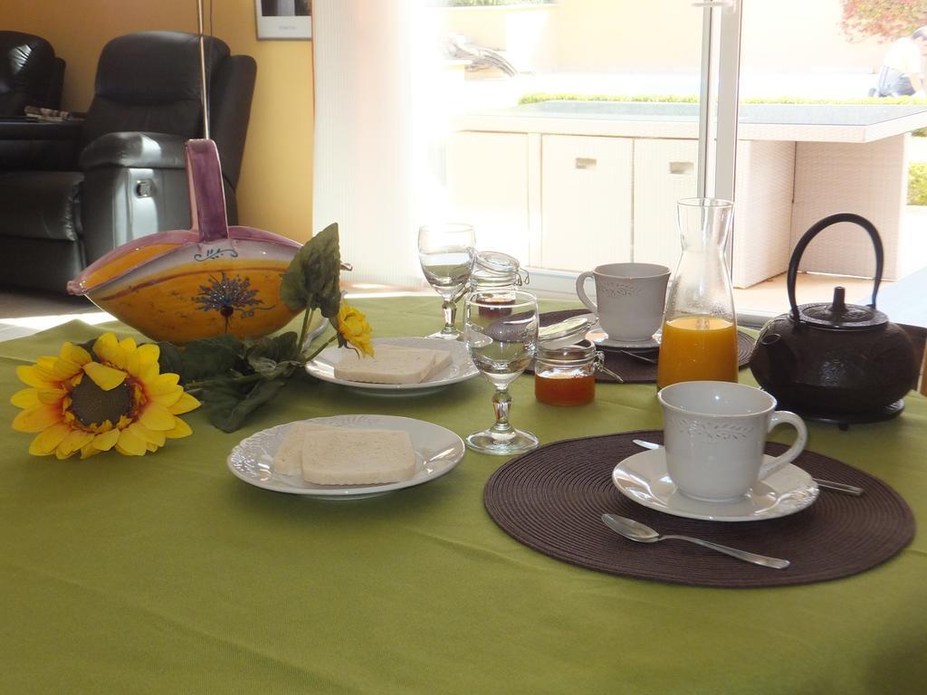 Les Lavandes Bed & Breakfast Alleins Bilik gambar